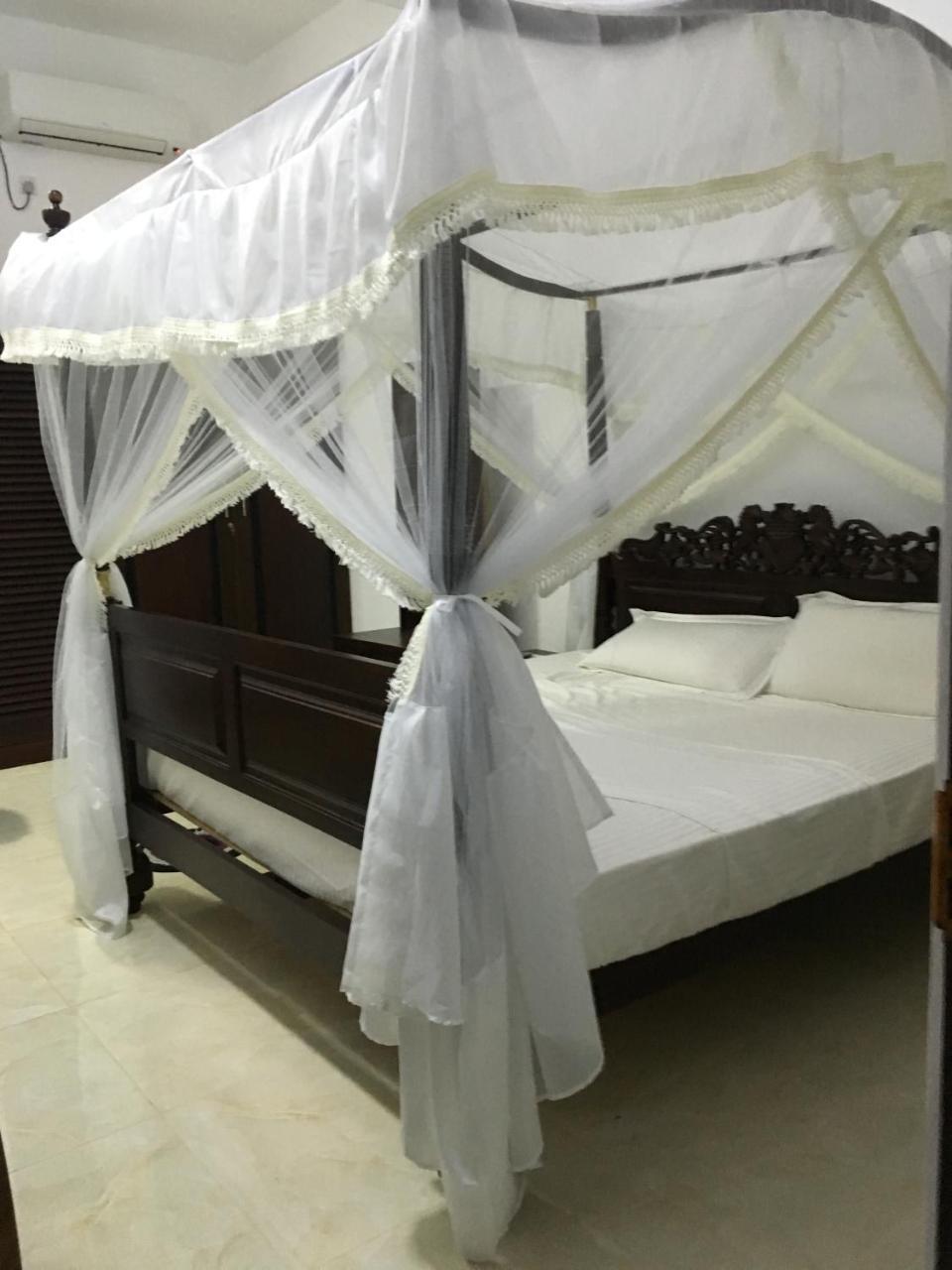 Sea Breeze Hotel Bentota Exterior foto